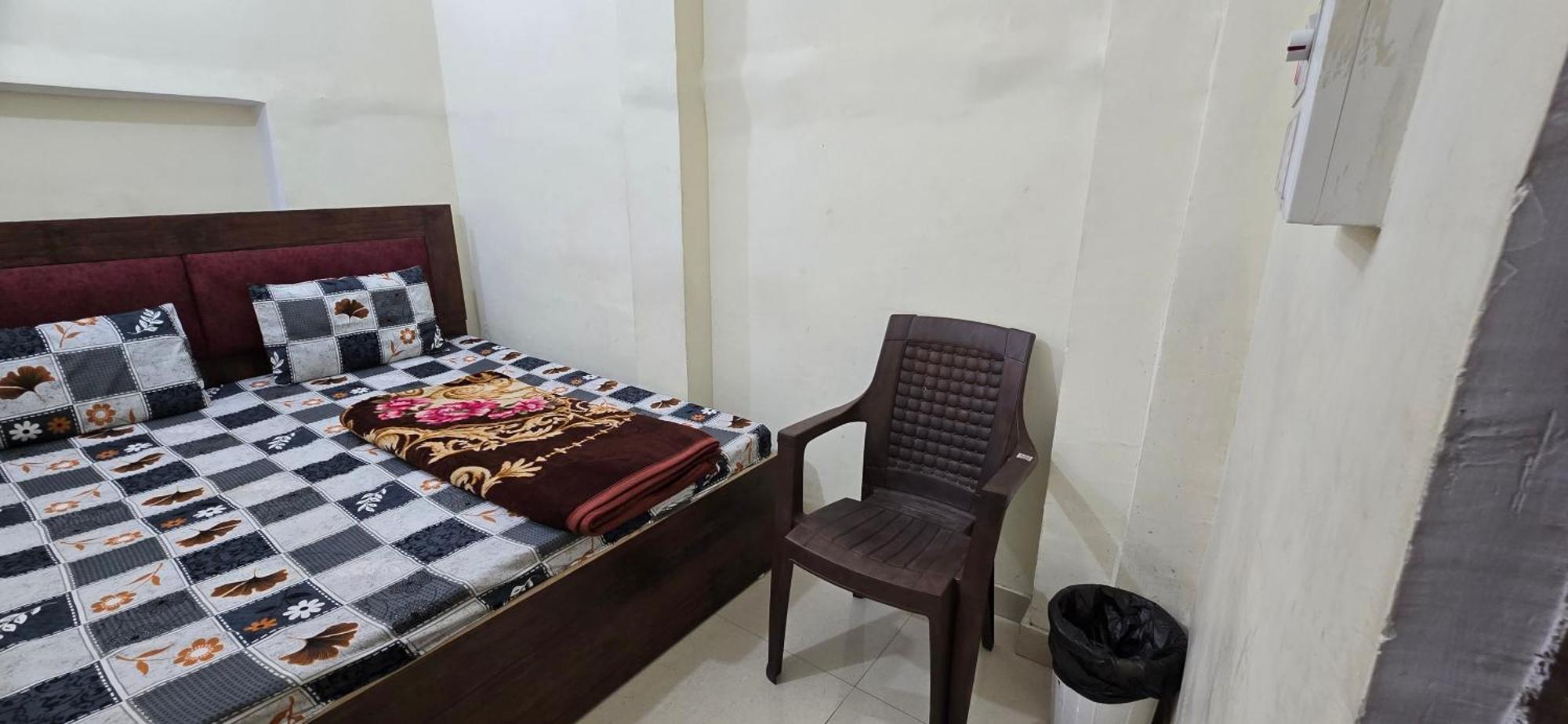 Ramlala Paying Guest House Stay Just 100M From Saryu Ghat, Ayodhya Esterno foto