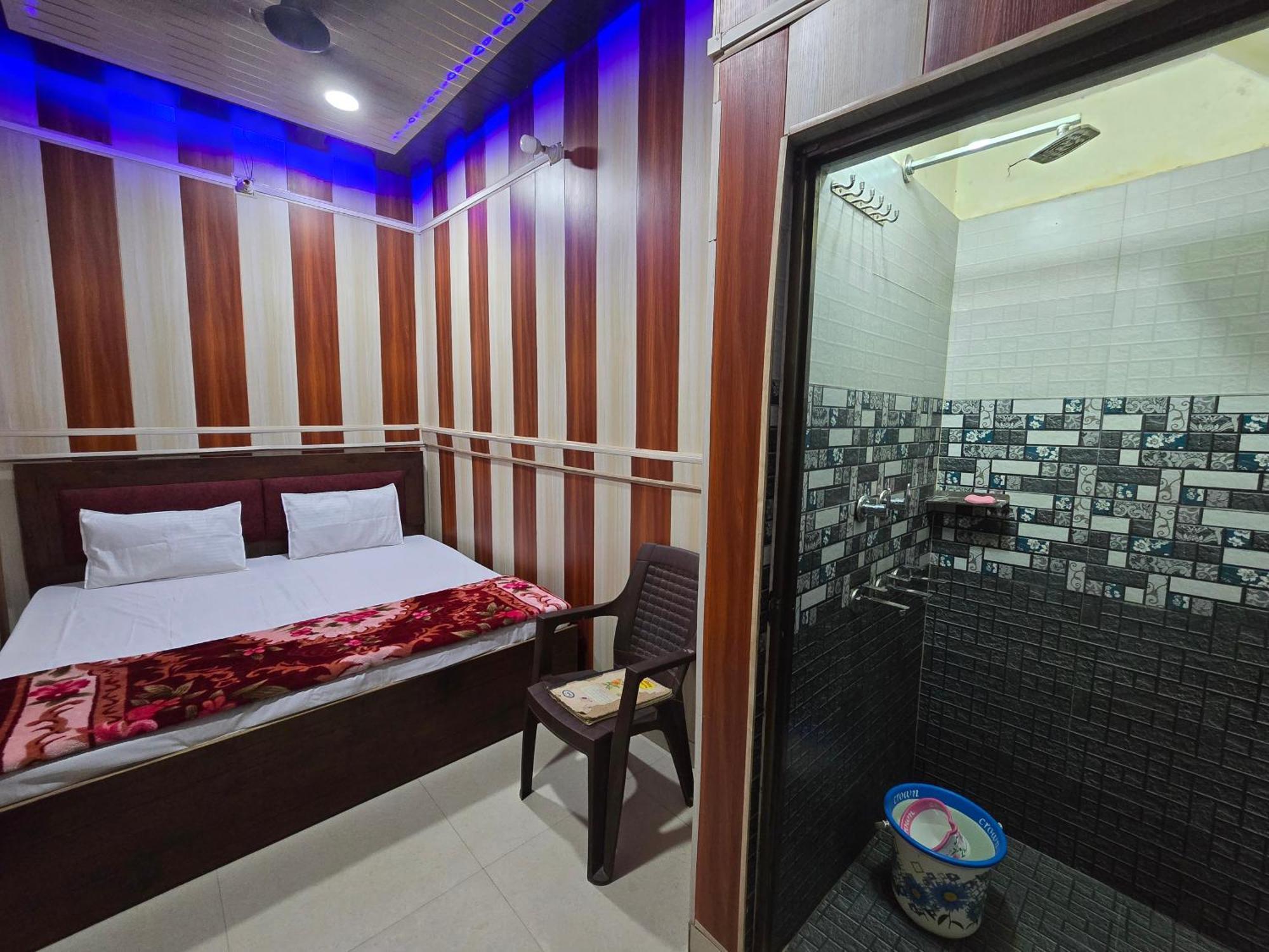 Ramlala Paying Guest House Stay Just 100M From Saryu Ghat, Ayodhya Esterno foto