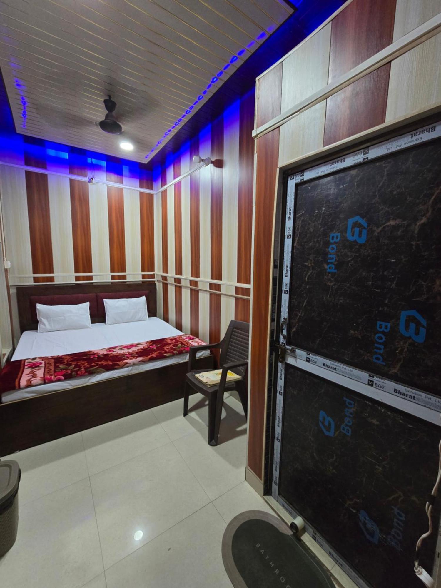 Ramlala Paying Guest House Stay Just 100M From Saryu Ghat, Ayodhya Esterno foto