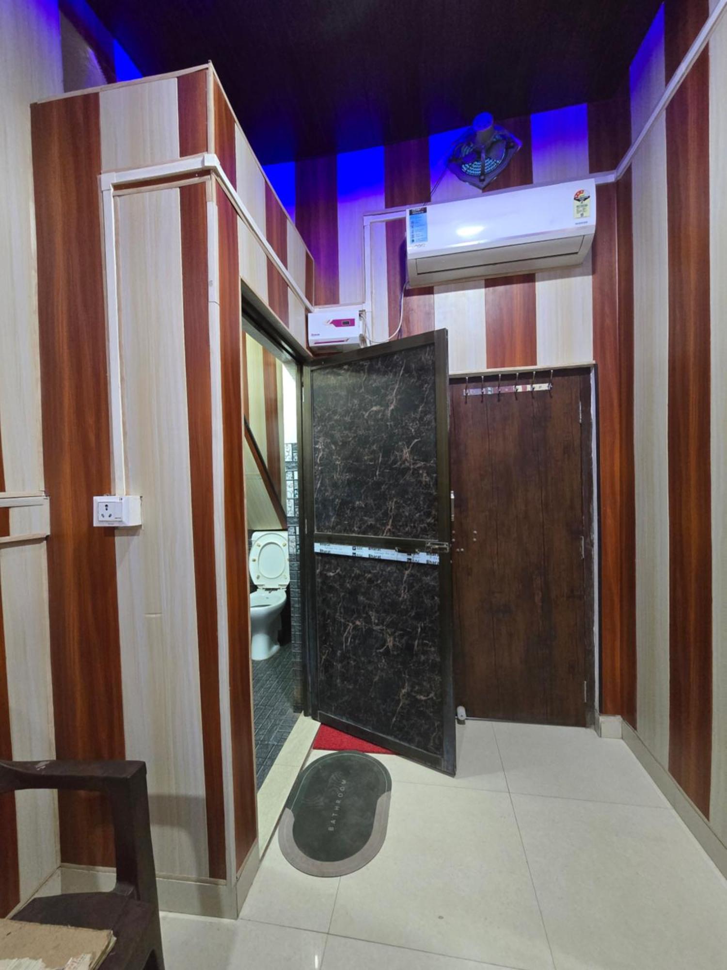 Ramlala Paying Guest House Stay Just 100M From Saryu Ghat, Ayodhya Esterno foto
