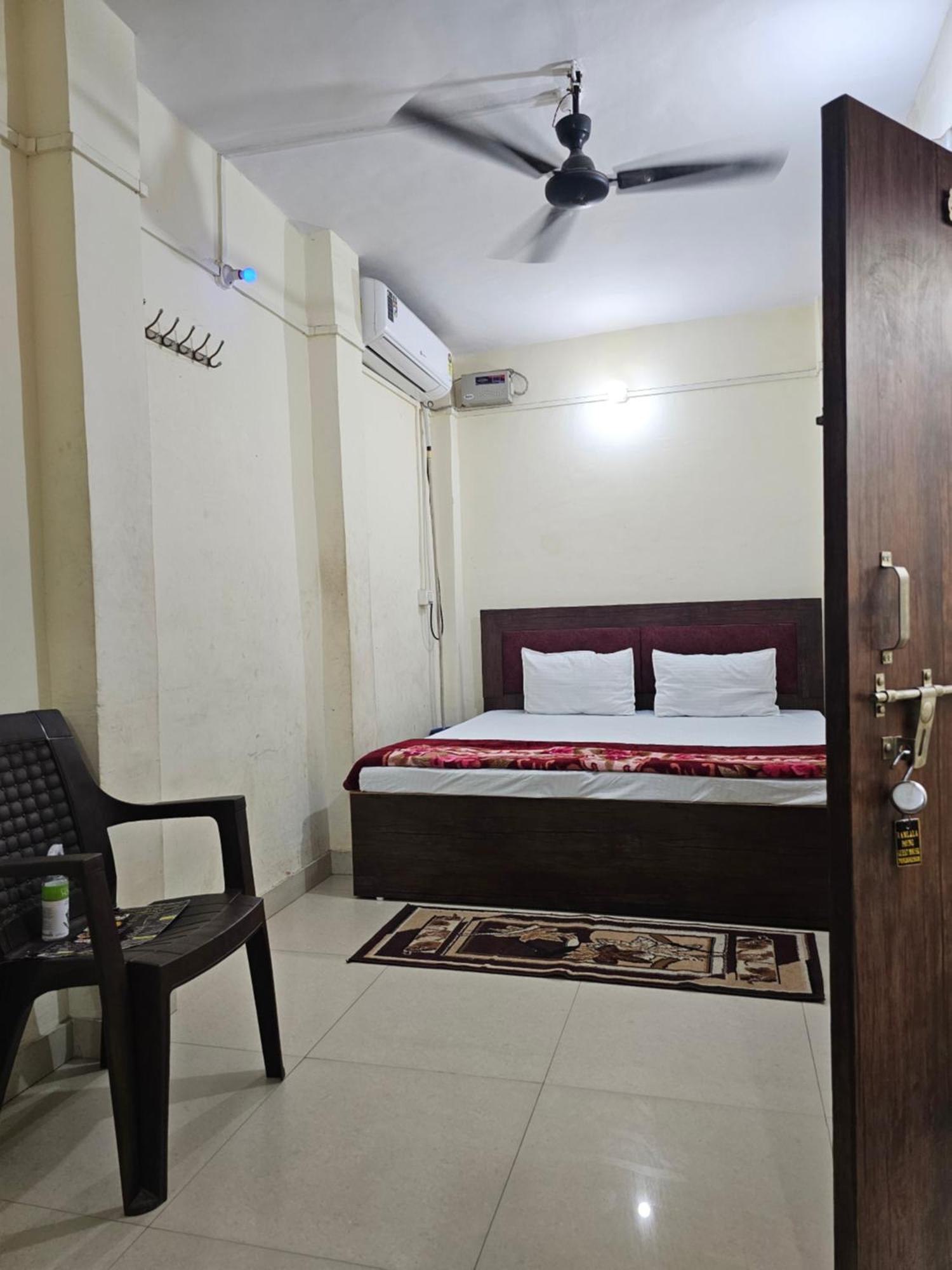 Ramlala Paying Guest House Stay Just 100M From Saryu Ghat, Ayodhya Esterno foto
