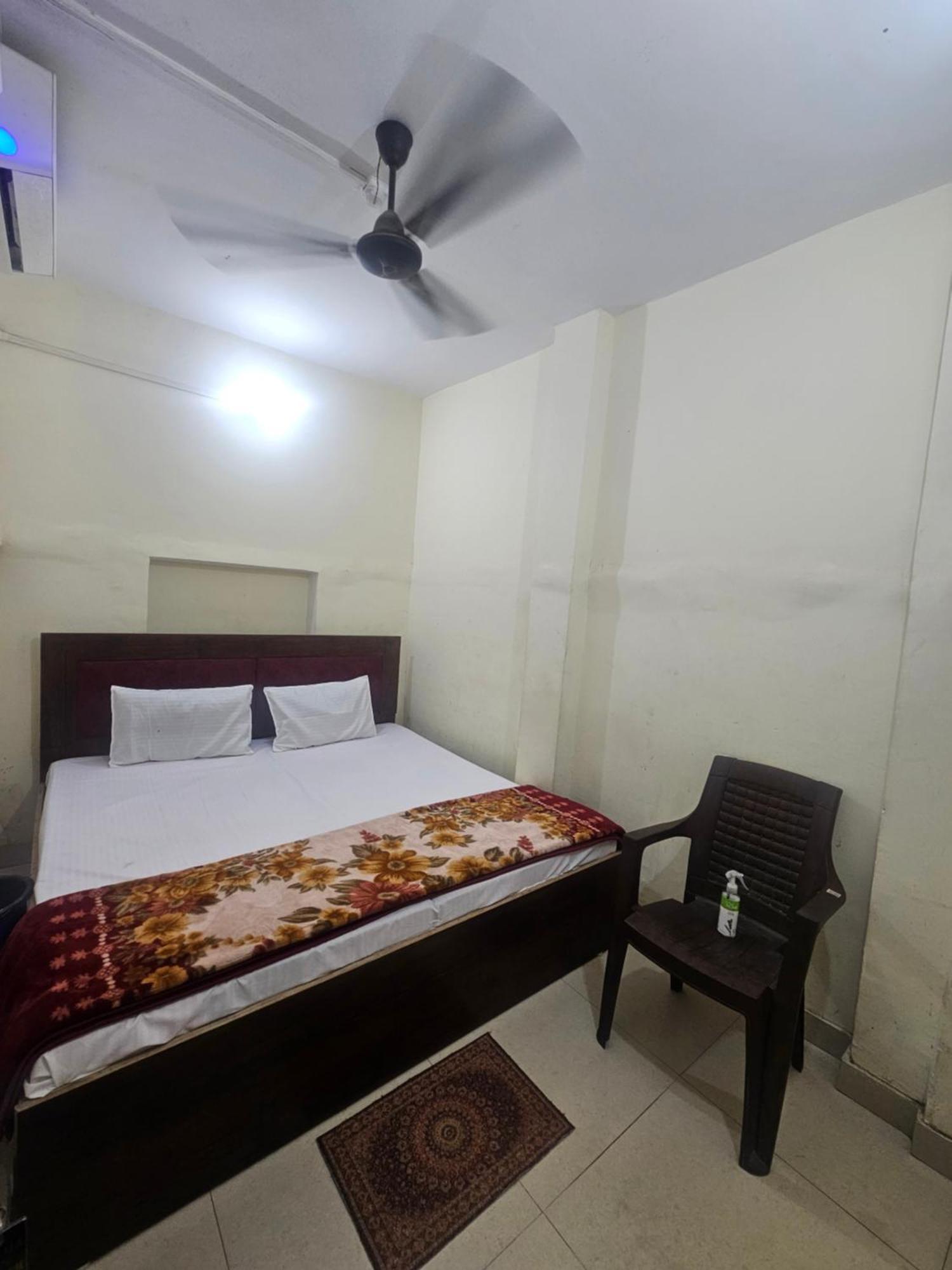 Ramlala Paying Guest House Stay Just 100M From Saryu Ghat, Ayodhya Esterno foto