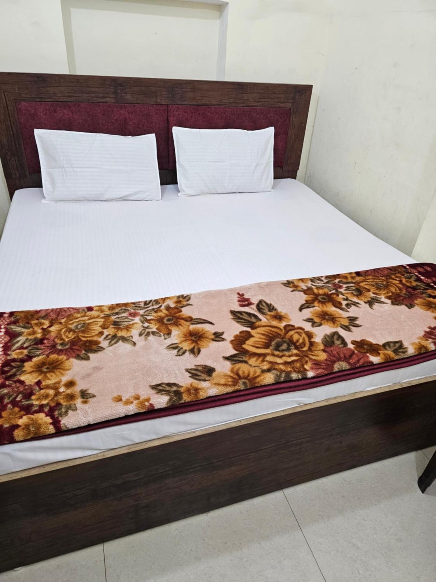 Ramlala Paying Guest House Stay Just 100M From Saryu Ghat, Ayodhya Esterno foto
